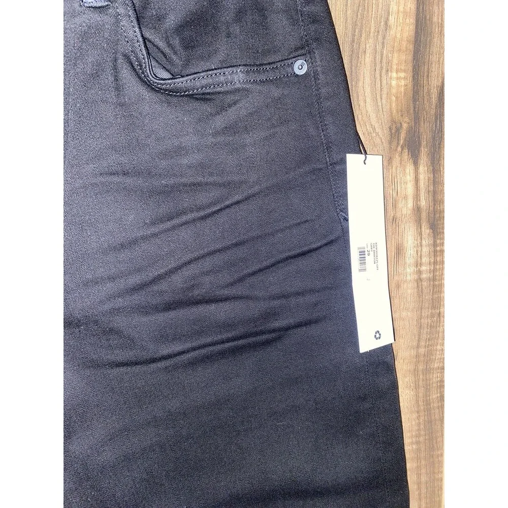 Joes Jeans zipper closure